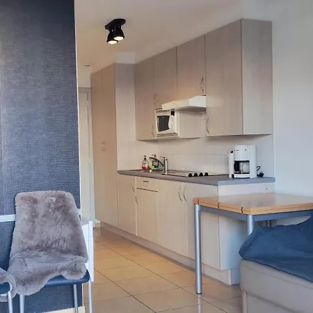 Διαμέρισμα With Community Pool And Only 10 Min Walk To The
